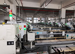 数控车床生产车间一角